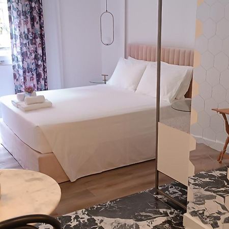 Muses Luxury Suites コルフ島 エクステリア 写真